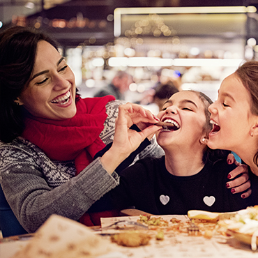 Gümüş logolu DenizBank Mastercard sahiplerine özel yurt dışı restoran/cafe harcamalarında 10€ indirim!